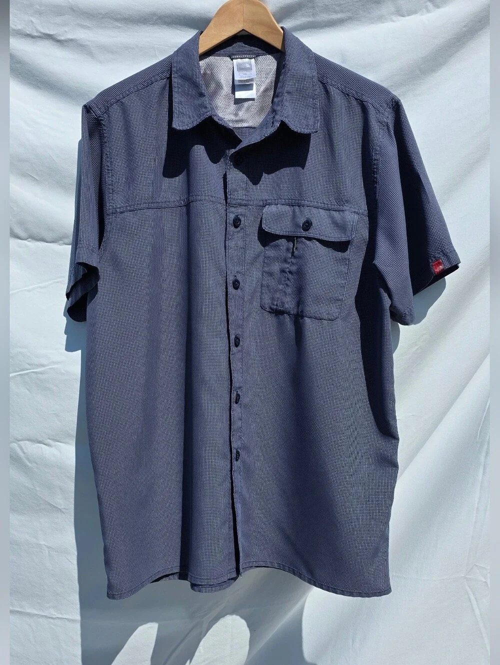 The North Face Size L Men's Short-Sleeve Button-Up Shirt - Slate Blue